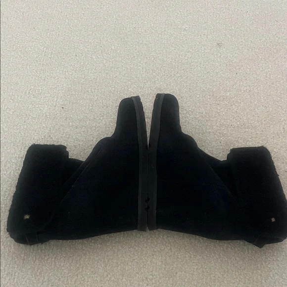 UGG Women’s Kyra Wedge Ankle Boots - Picture 3 of 10